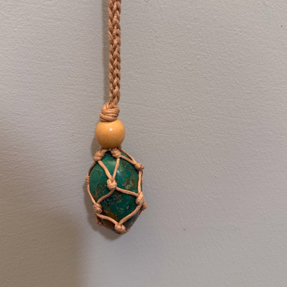 FREE W PURCHASE NECKLACE